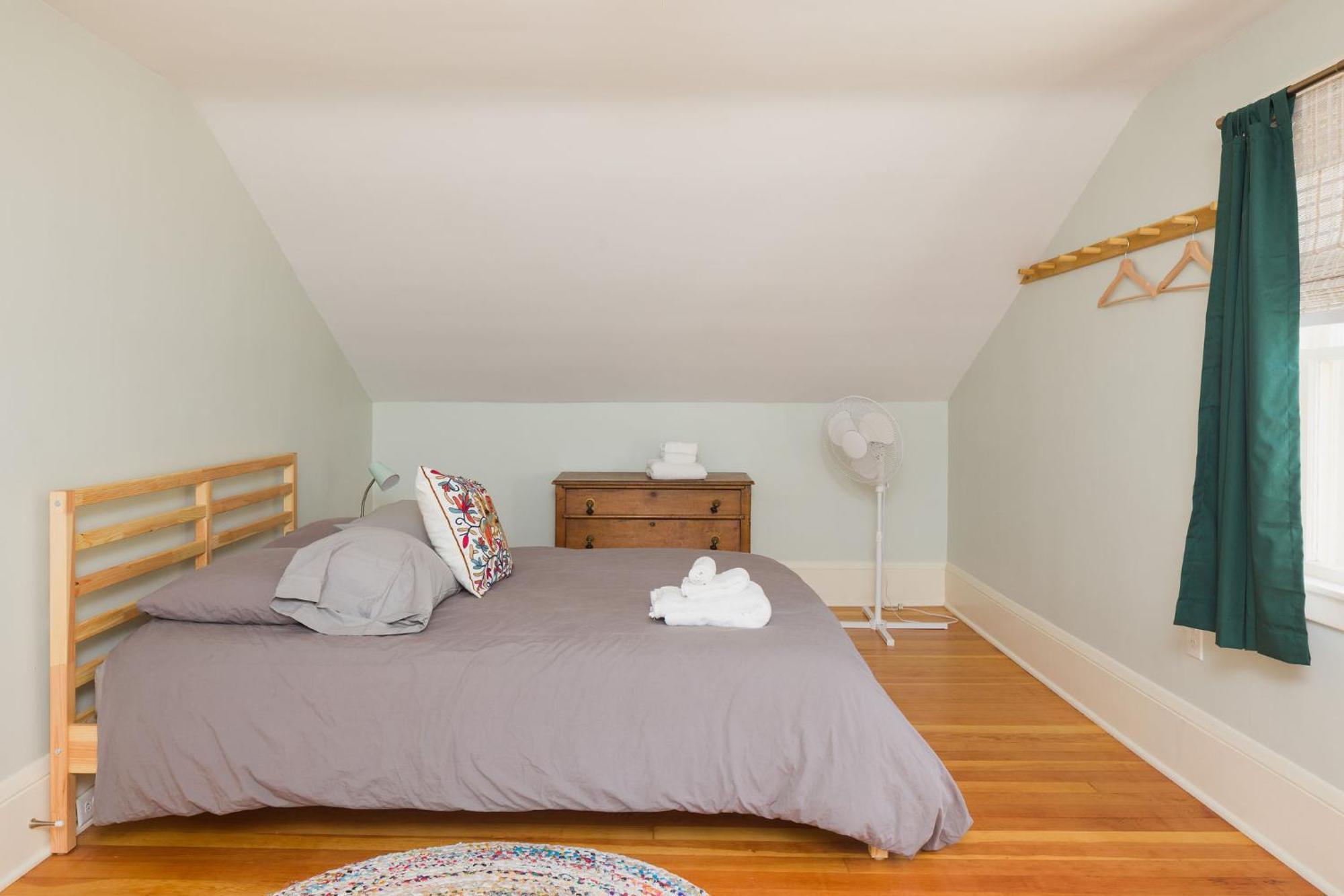 Queen City Bungalow & Cottages Burlington Exteriér fotografie