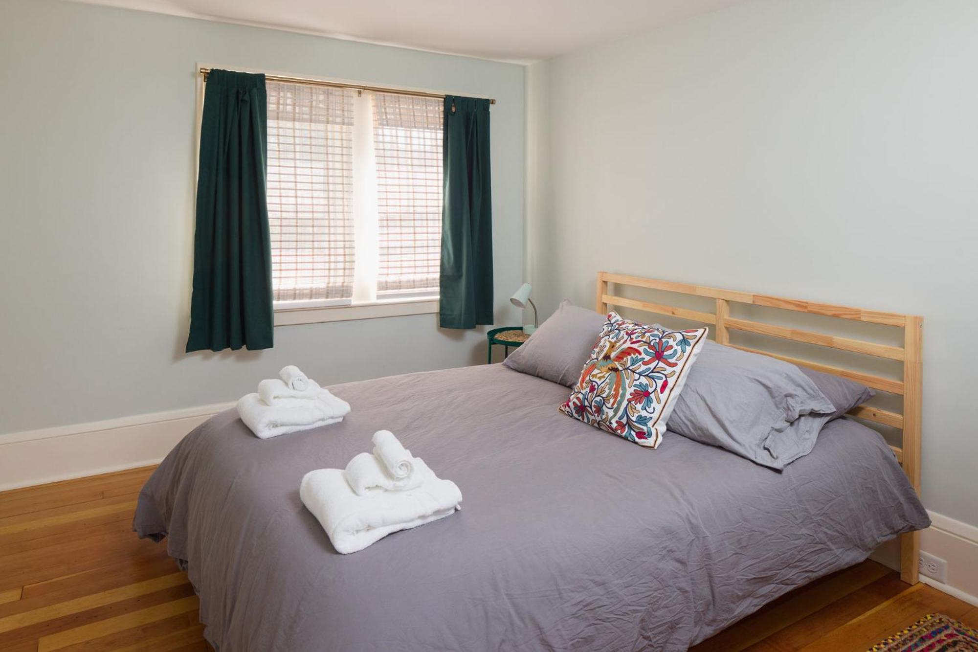 Queen City Bungalow & Cottages Burlington Exteriér fotografie