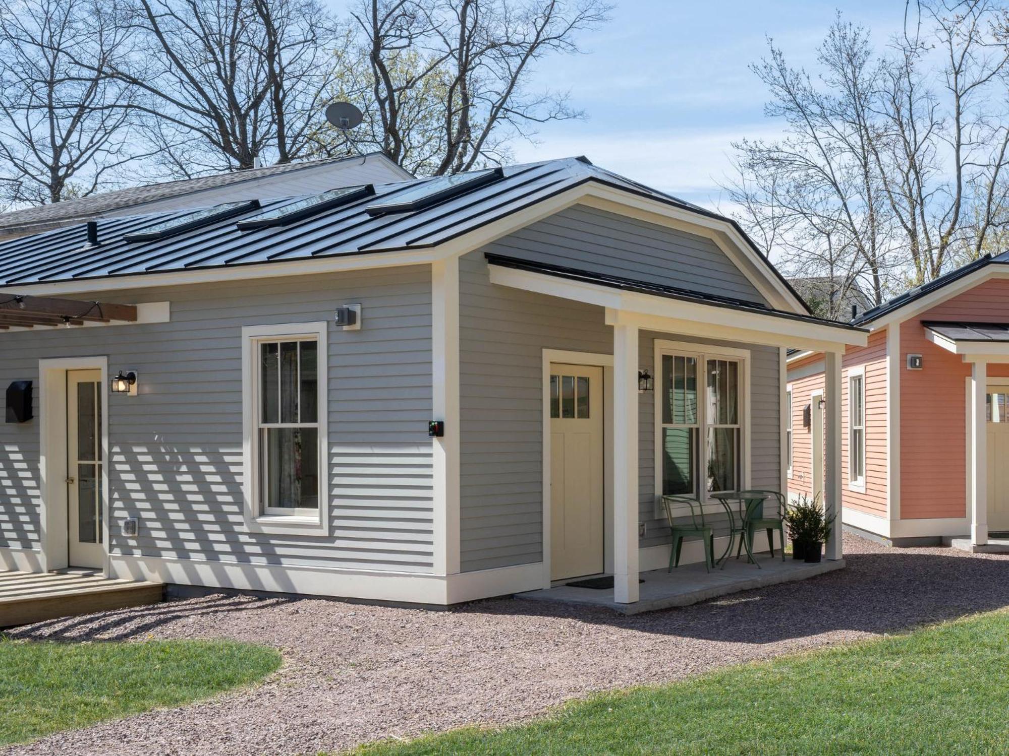 Queen City Bungalow & Cottages Burlington Exteriér fotografie
