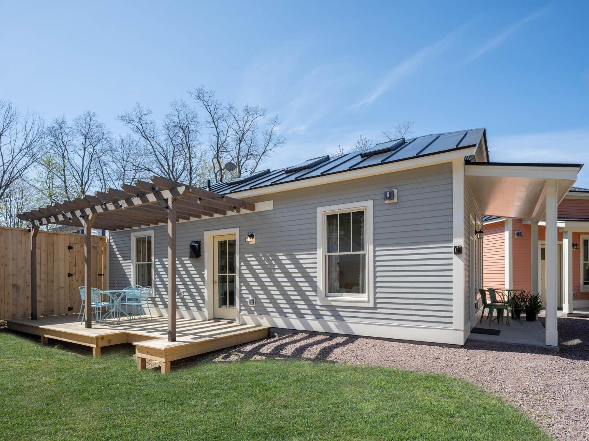 Queen City Bungalow & Cottages Burlington Exteriér fotografie