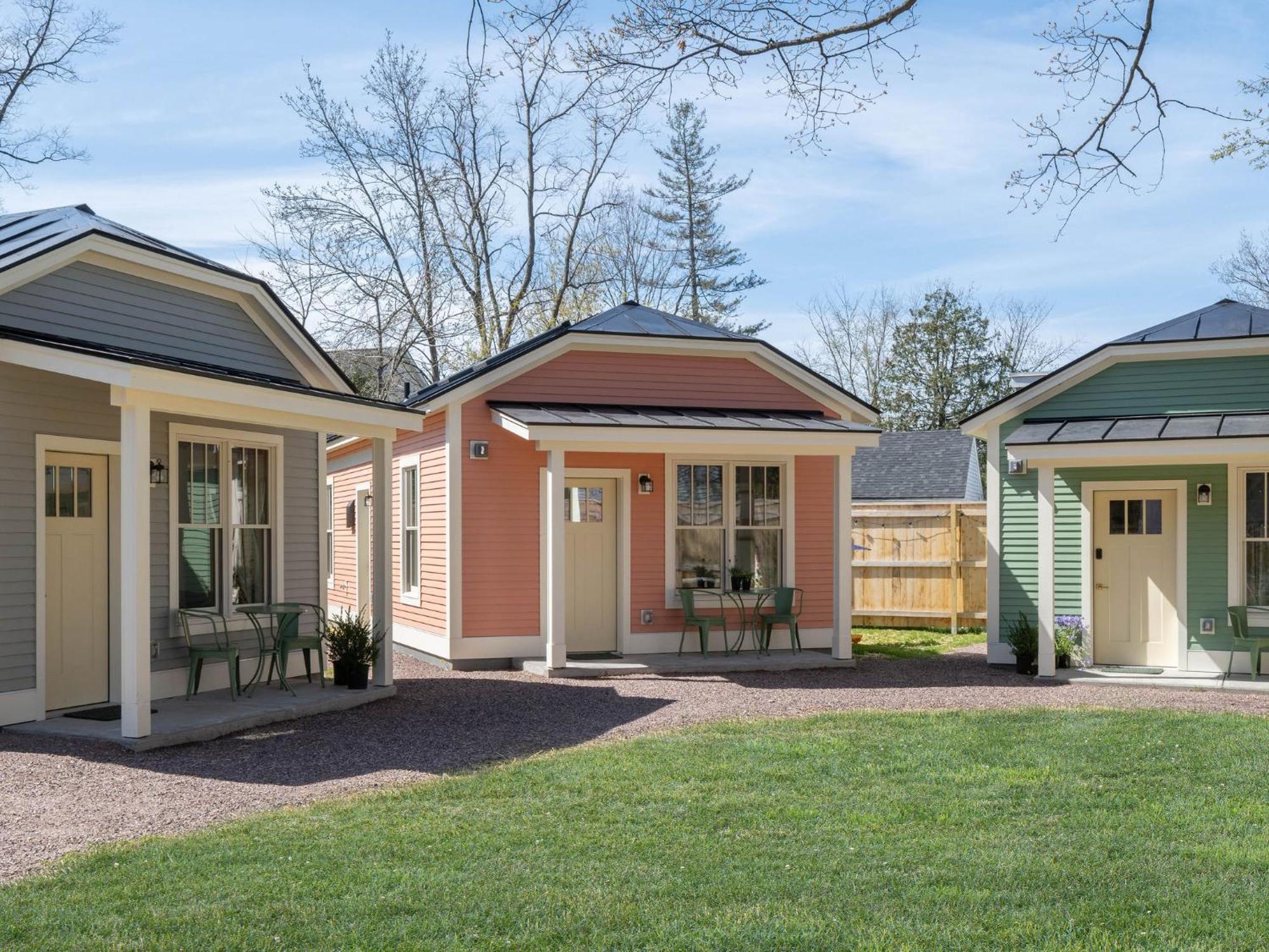 Queen City Bungalow & Cottages Burlington Exteriér fotografie