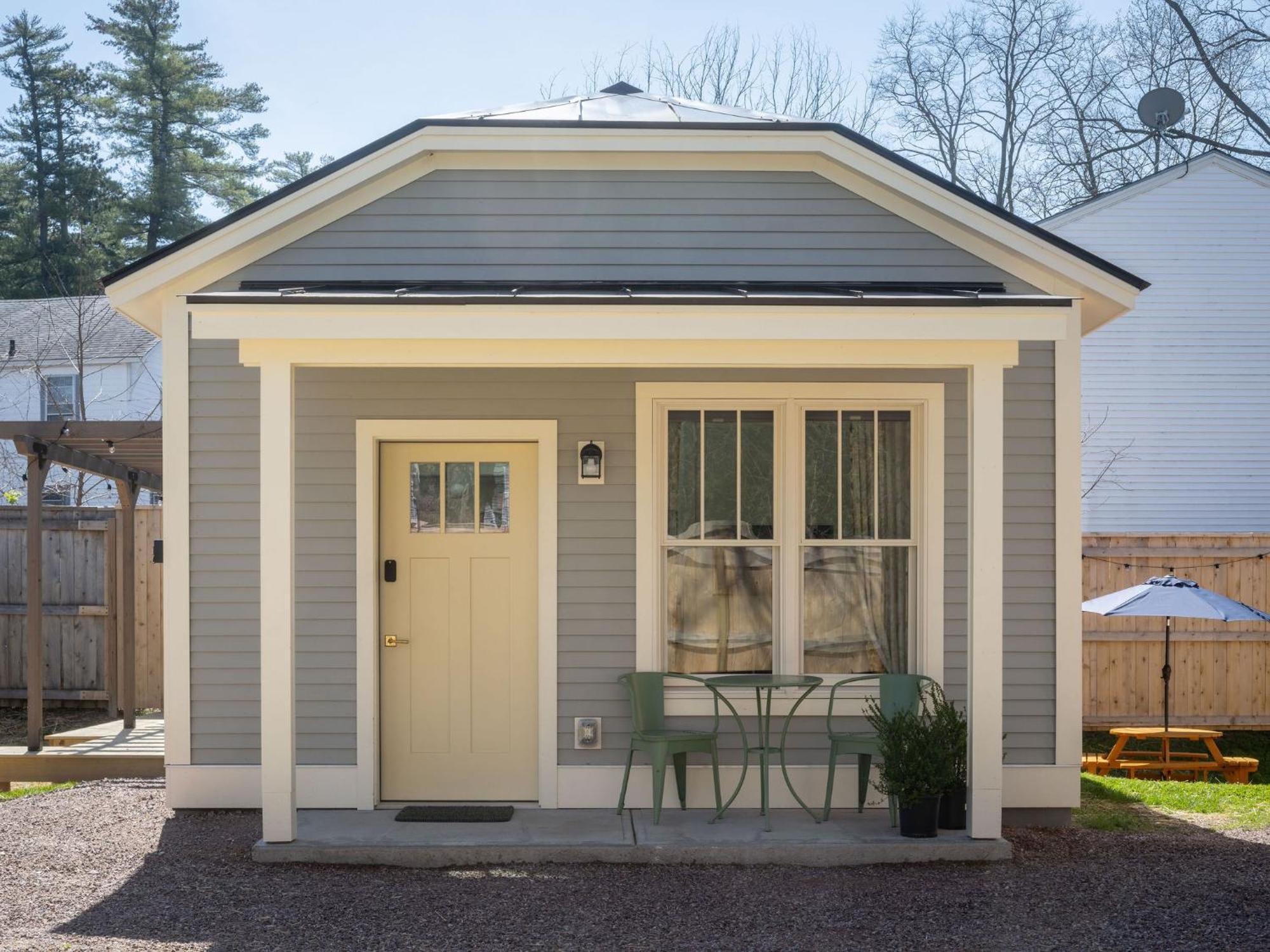 Queen City Bungalow & Cottages Burlington Exteriér fotografie